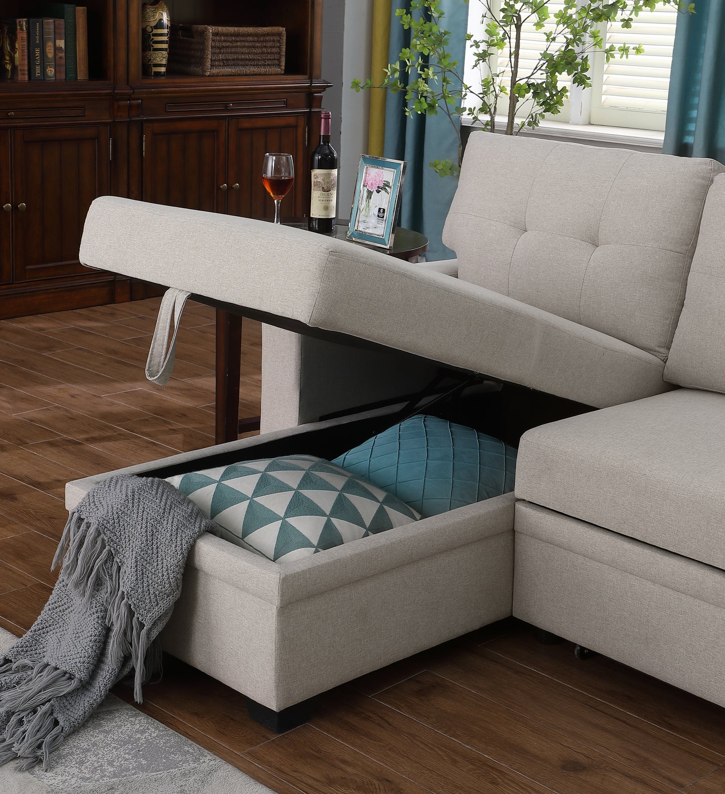 Upholstered Pull Out Sectional Sofa